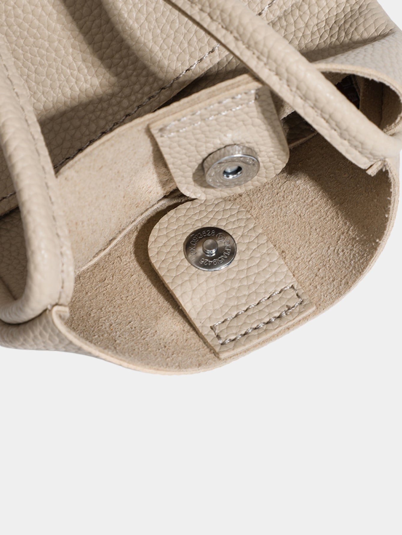 Slim leather shoulder