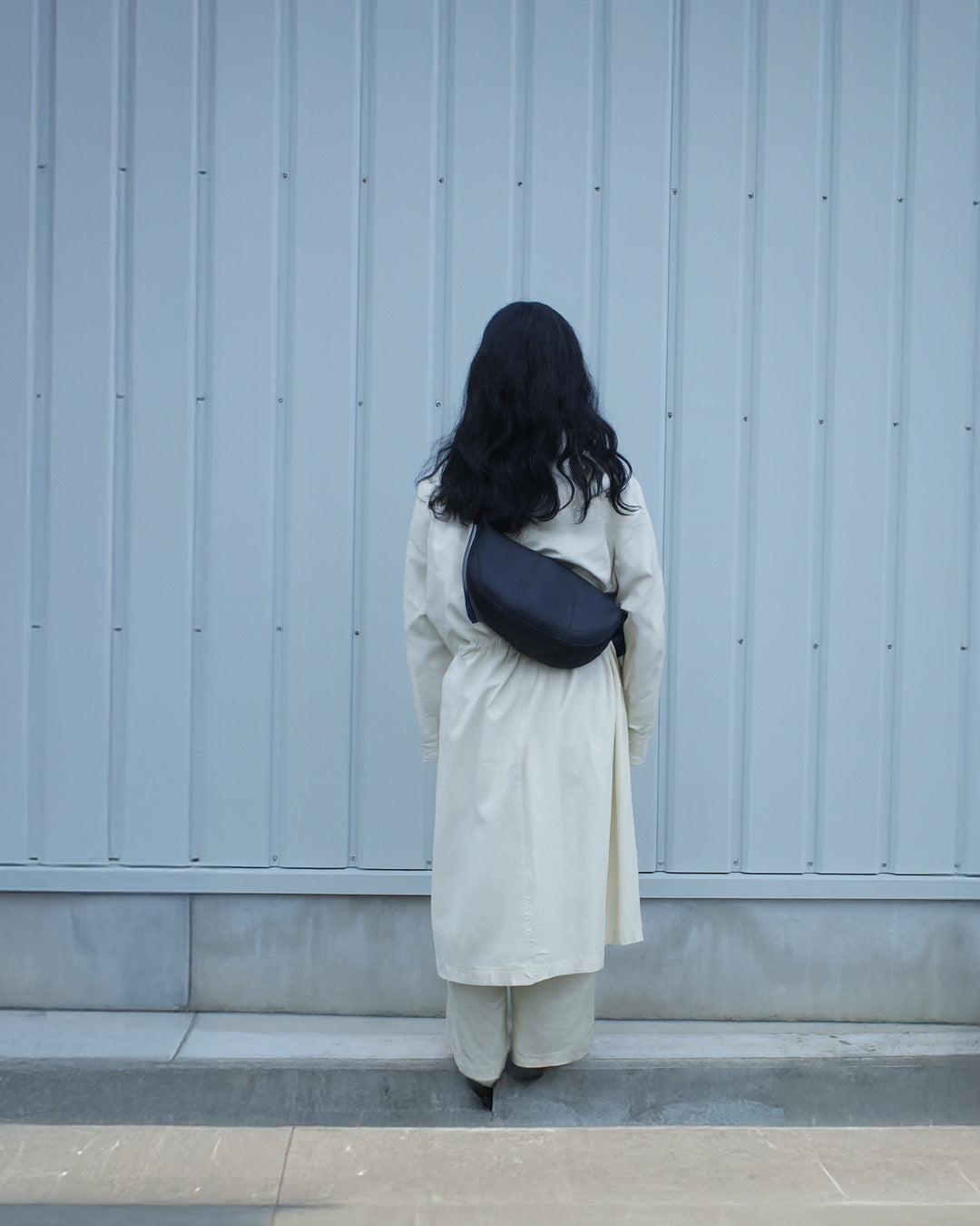 Half-moon leather shoulder