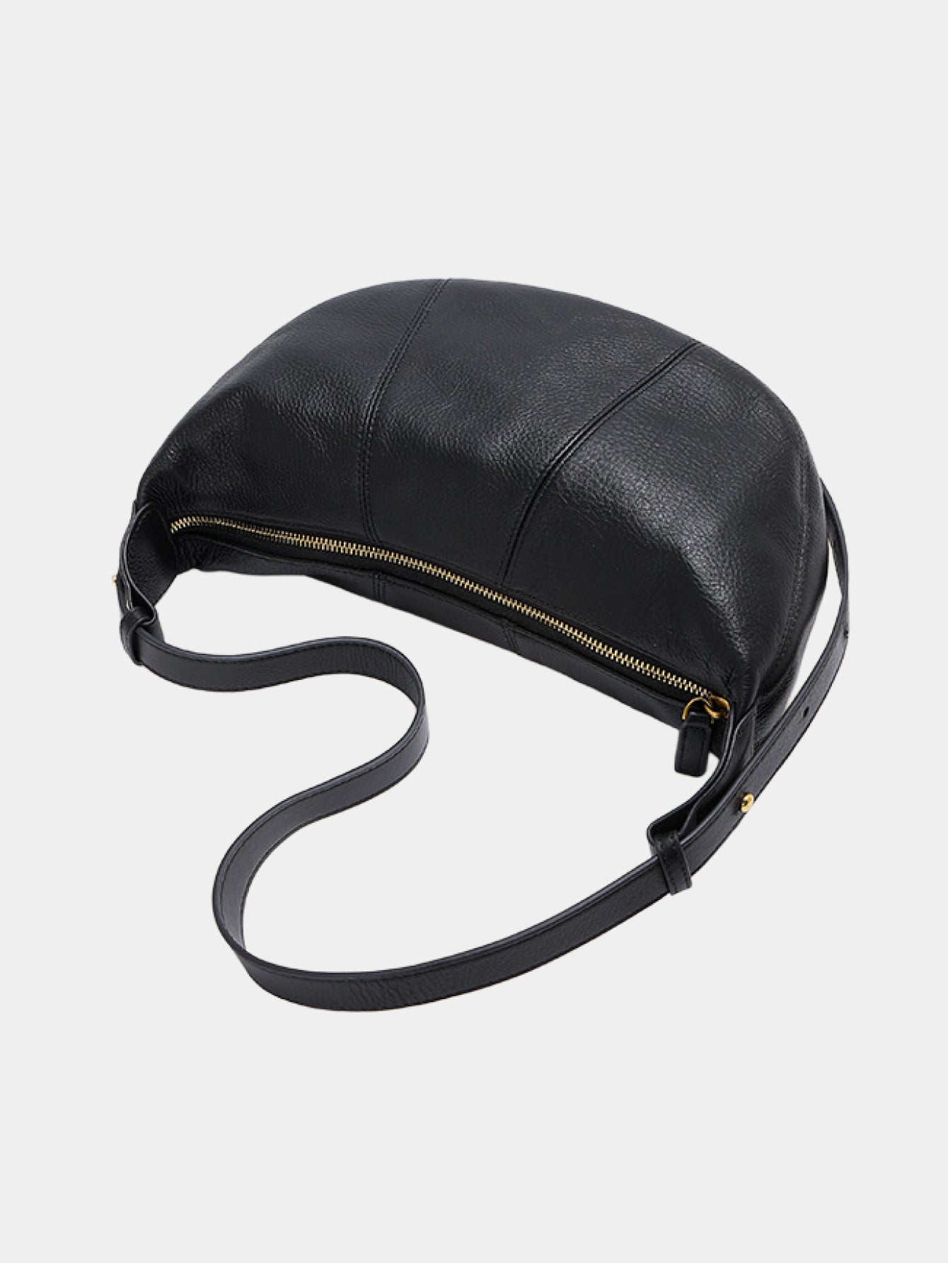 Half-moon leather shoulder