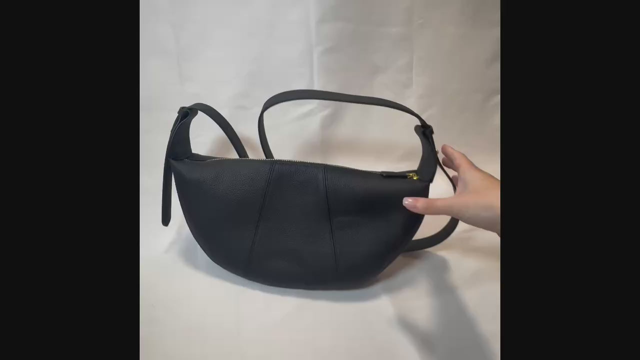 Half-moon leather shoulder