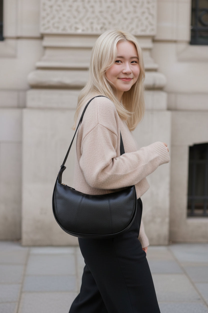 Half-moon leather shoulder