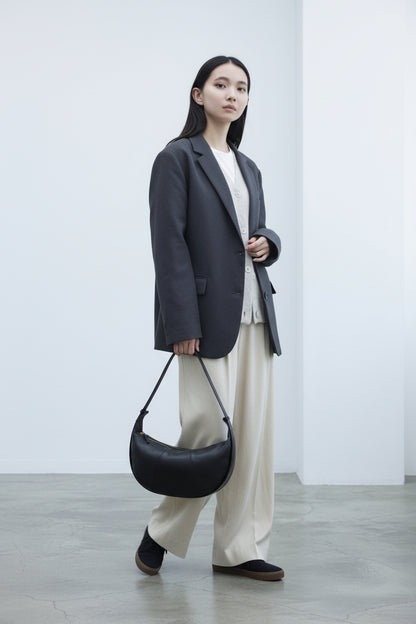 Half-moon leather shoulder